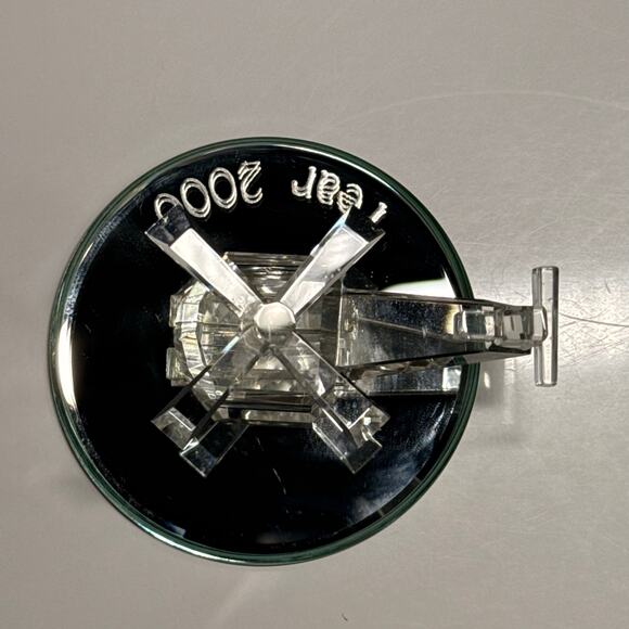Vintage Crystal Helicopter Figurine – “Year 2000” Engraved Mirrored Base - Picture 4 of 6